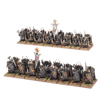 Chaos Warriors van The Old World uit Warriors of Chaos, gedetailleerde miniatuur met wapens en harnassen voor bordspellen