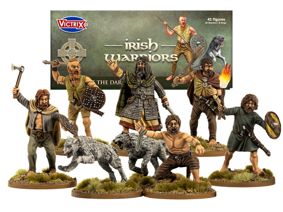 Miniatuur van Ierse soldaat en hond uit de Dark Age, gemaakt door Victrix, gedetailleerd beeld van de historische figuur.