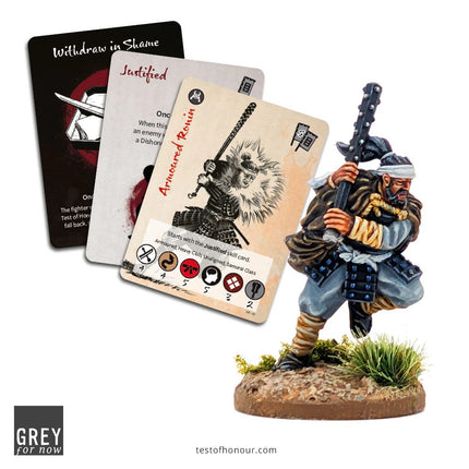 Miniatuur van een gewapende Ronin uit Test of Honour, getoond in gedetailleerde harnassen en traditionele kleding.