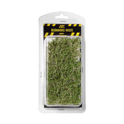 Ak Diorama: Blooming White Shrubberies