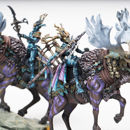 Weaver Courts Gemred Knights