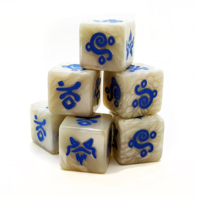 SAGA Dice Magic SD13 set met kleurrijke dobbelstenen voor bordspellen en role-playing games, in een stevige doos.