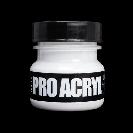Pro Acryl verf met Titanium White, acrylverf voor modellering en weathering, zichtbaar in het potje en verfstreken op een ondergrond.