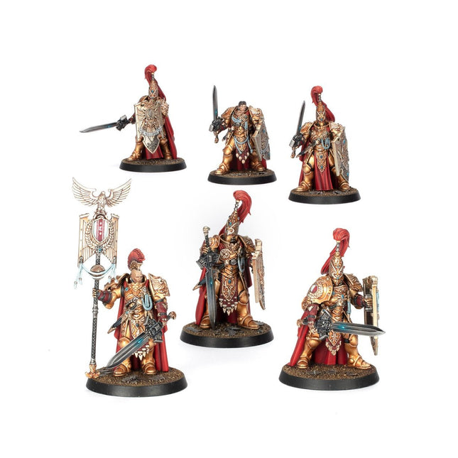 Imperium Adeptus Custodes Sentinel Guard Sodality miniatuur van Warhammer 40.000, gedetailleerd en kleurrijk model.