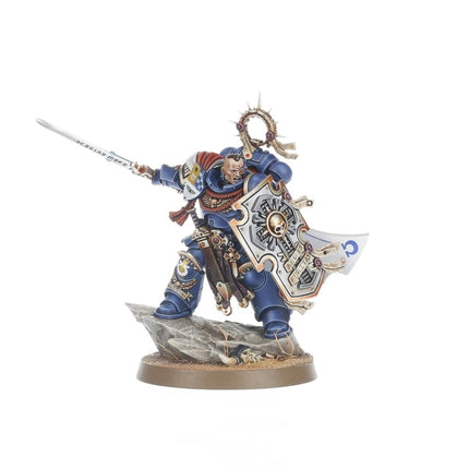 Warhammer 40.000 startset met Space Marines, inclusief miniaturen, handleiding en accessoires voor beginners, op een witte achtergrond
