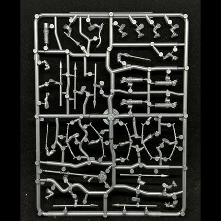 Miniaturen van Egyptische boogschutters en speerdragers van Wargames Atlantic, getoond met wapens en gedetailleerde uniformen.