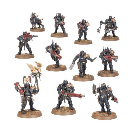 Warhammer 40.000 Imperial Agents Exaction Squad imperium miniatuur set met soldaten en wapens, gedetailleerd model in actie.